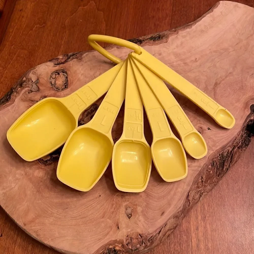 Set of 6 Daffodil Yellow Measuring Spoons